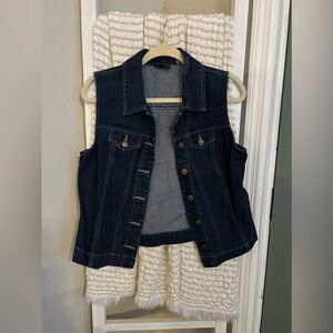 NY Jeans vest. Size Medium.